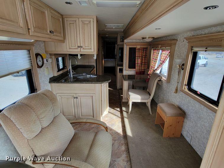 image for item HF9251 2002 Spartan K2  Travel Supreme RV