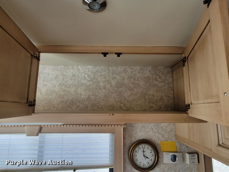 image for item HF9251 2002 Spartan K2  Travel Supreme RV