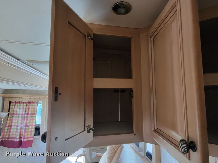 image for item HF9251 2002 Spartan K2  Travel Supreme RV