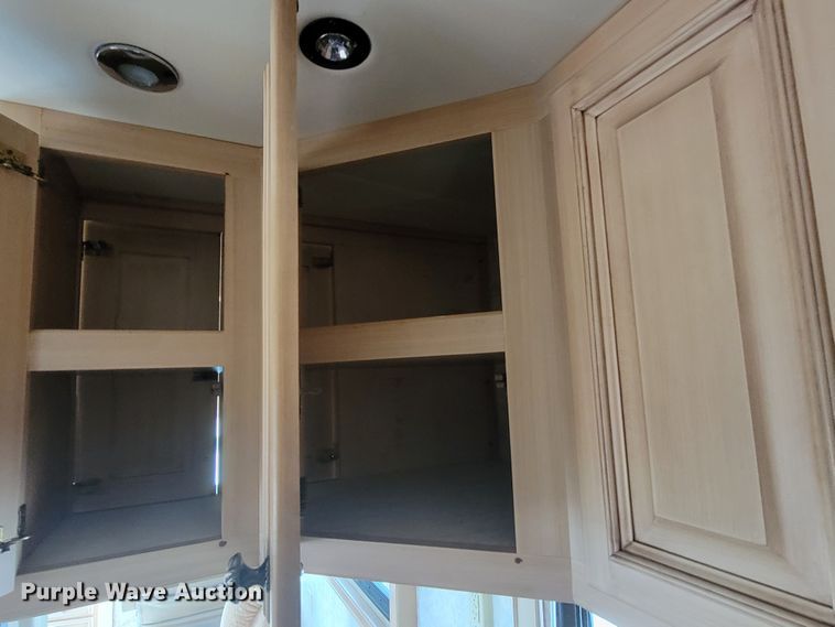 image for item HF9251 2002 Spartan K2  Travel Supreme RV