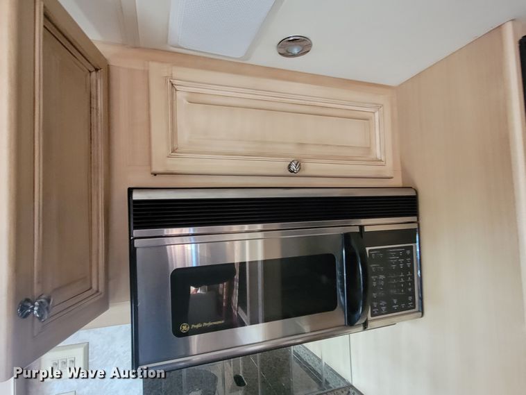 image for item HF9251 2002 Spartan K2  Travel Supreme RV