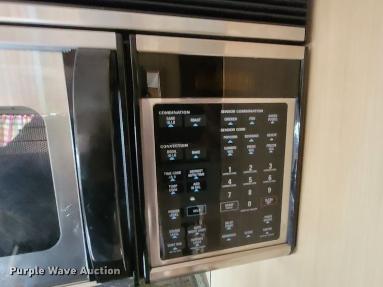 image for item HF9251 2002 Spartan K2  Travel Supreme RV