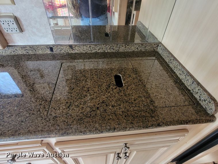 image for item HF9251 2002 Spartan K2  Travel Supreme RV