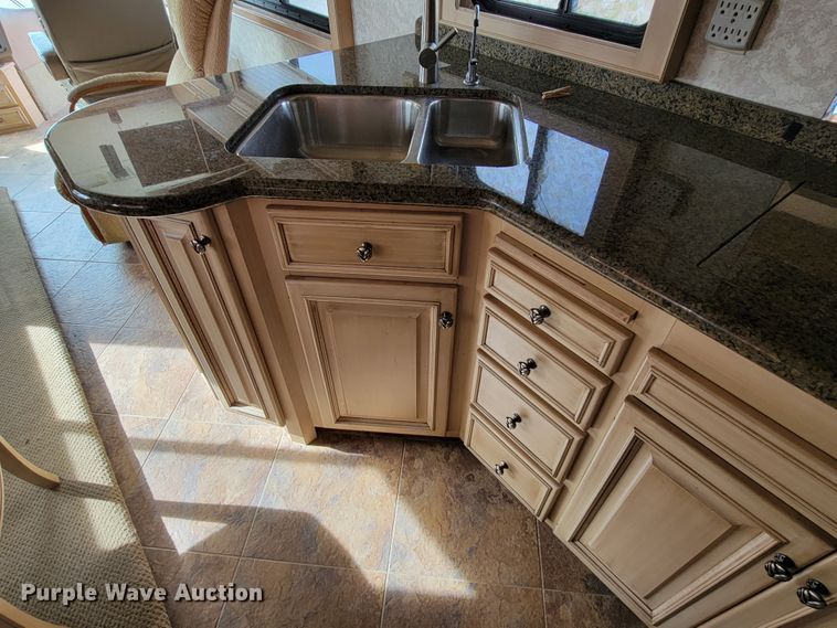 image for item HF9251 2002 Spartan K2  Travel Supreme RV