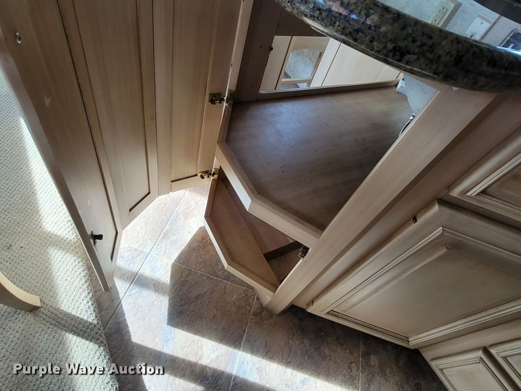 image for item HF9251 2002 Spartan K2  Travel Supreme RV