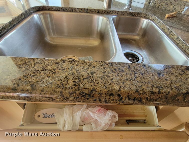 image for item HF9251 2002 Spartan K2  Travel Supreme RV