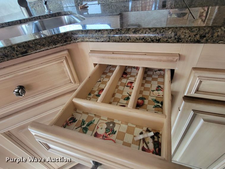 image for item HF9251 2002 Spartan K2  Travel Supreme RV