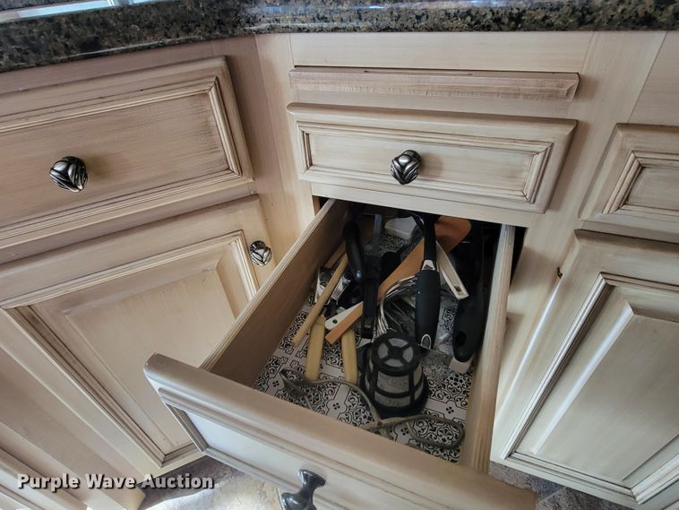 image for item HF9251 2002 Spartan K2  Travel Supreme RV