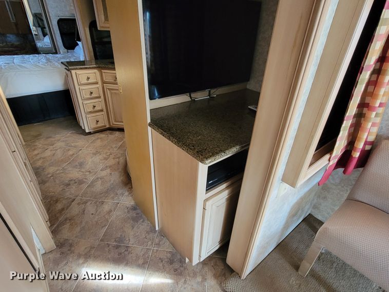 image for item HF9251 2002 Spartan K2  Travel Supreme RV