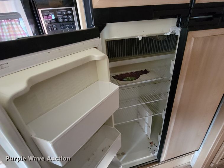 image for item HF9251 2002 Spartan K2  Travel Supreme RV