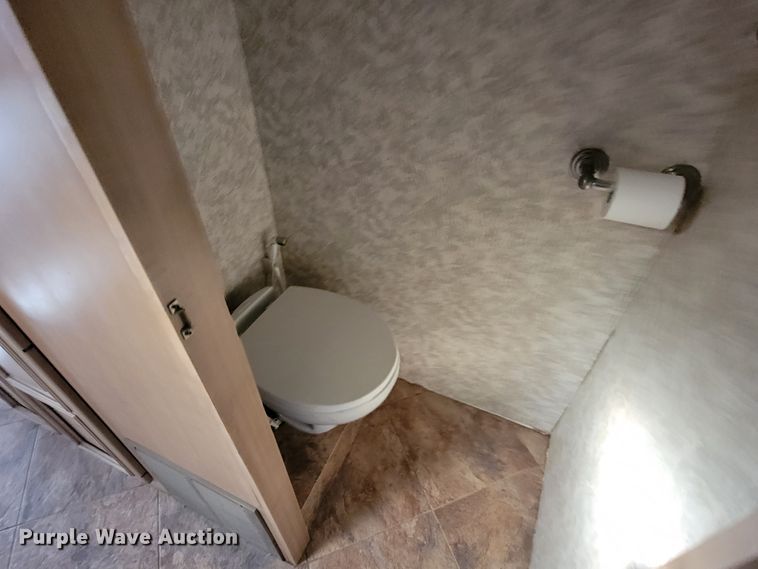 image for item HF9251 2002 Spartan K2  Travel Supreme RV