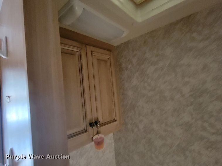 image for item HF9251 2002 Spartan K2  Travel Supreme RV