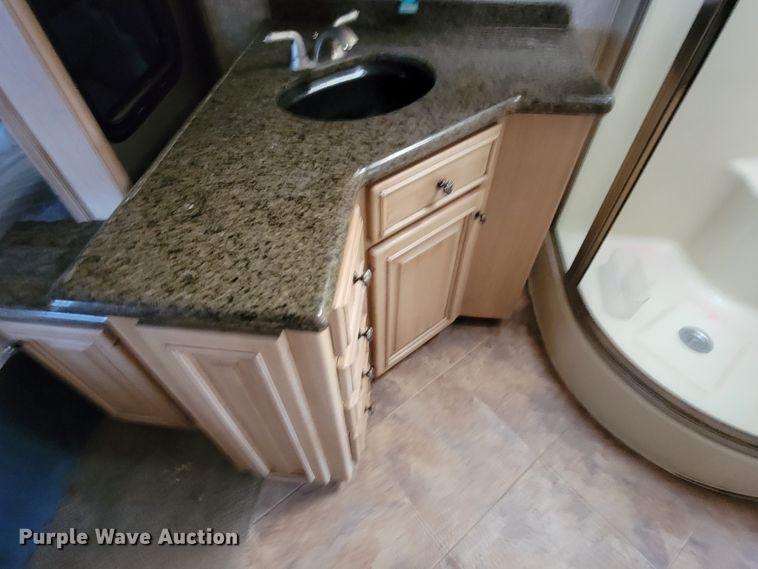 image for item HF9251 2002 Spartan K2  Travel Supreme RV