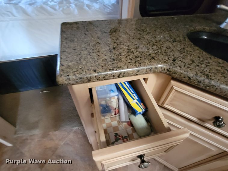 image for item HF9251 2002 Spartan K2  Travel Supreme RV