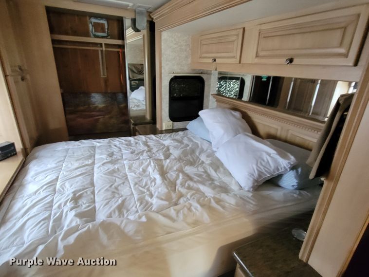 image for item HF9251 2002 Spartan K2  Travel Supreme RV