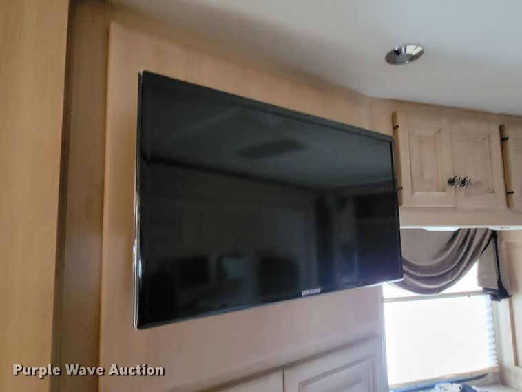 image for item HF9251 2002 Spartan K2  Travel Supreme RV