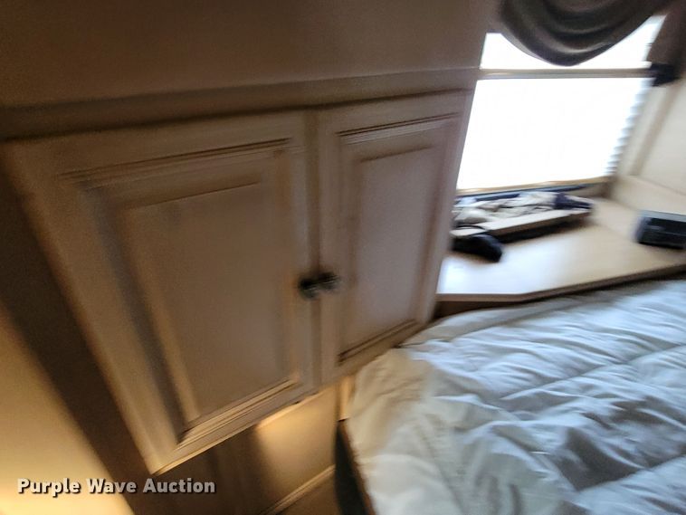 image for item HF9251 2002 Spartan K2  Travel Supreme RV