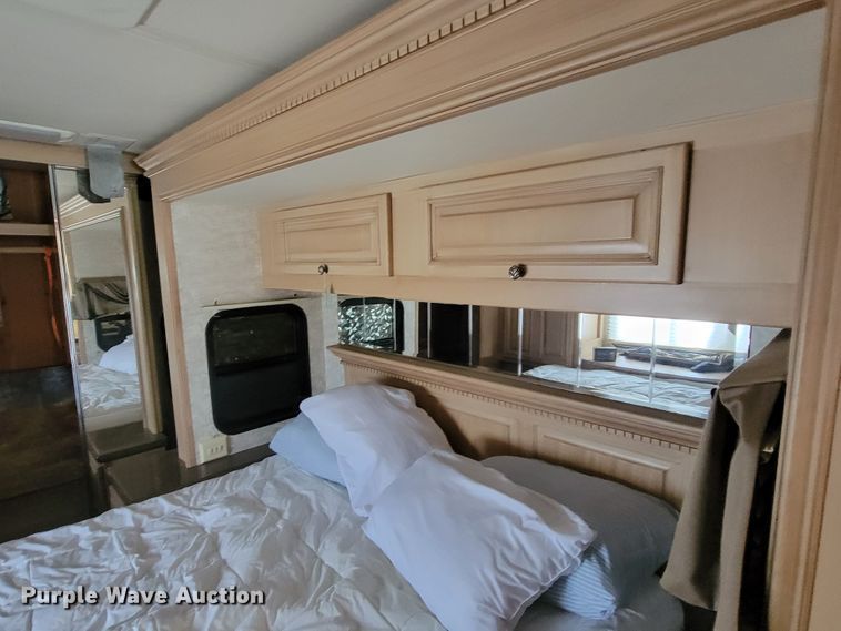 image for item HF9251 2002 Spartan K2  Travel Supreme RV