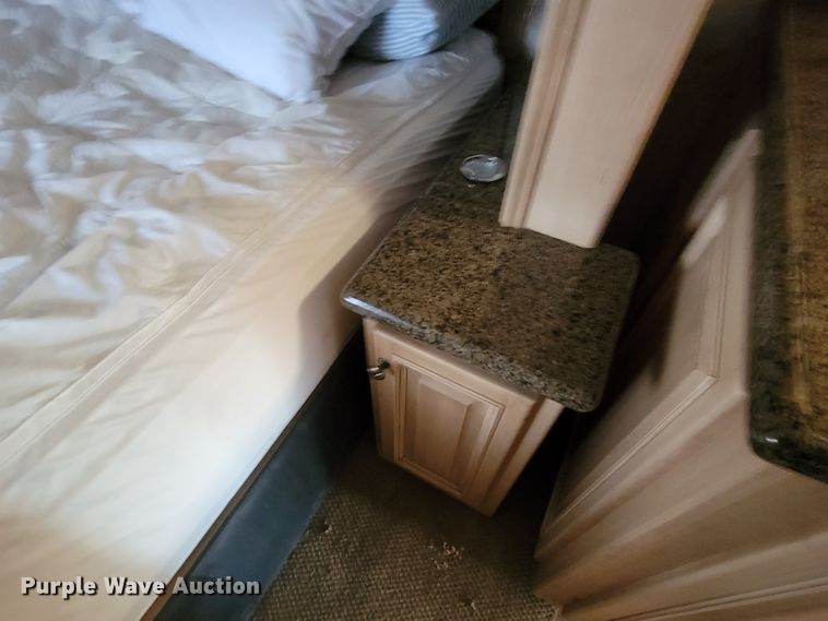 image for item HF9251 2002 Spartan K2  Travel Supreme RV