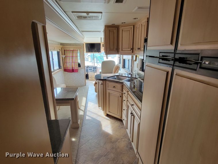 image for item HF9251 2002 Spartan K2  Travel Supreme RV