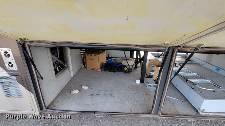 image for item HF9251 2002 Spartan K2  Travel Supreme RV