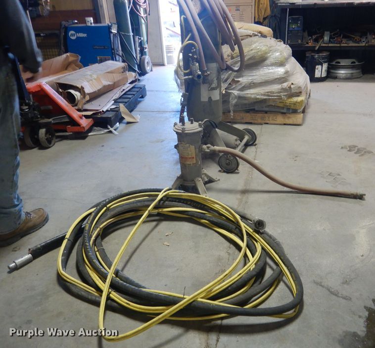 image for item HU9350 Clemco 1042  media blaster