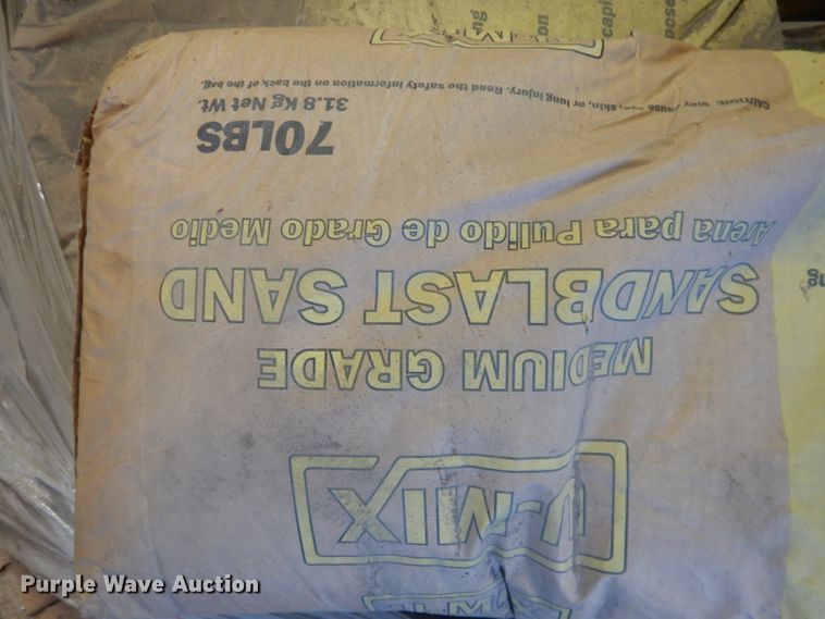 image for item HU9350 Clemco 1042  media blaster