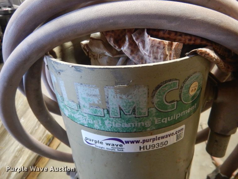 image for item HU9350 Clemco 1042  media blaster