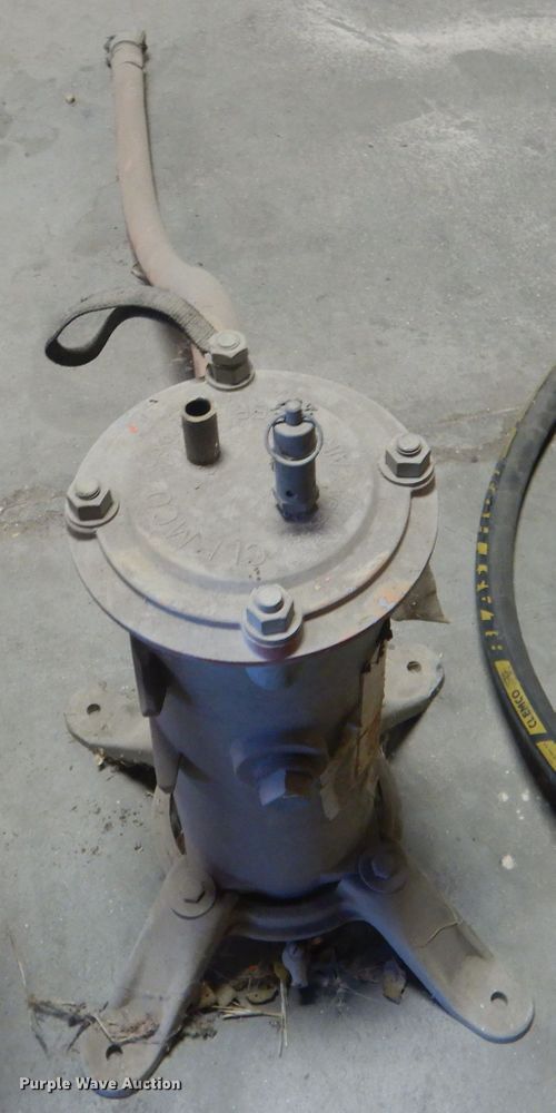 image for item HU9350 Clemco 1042  media blaster