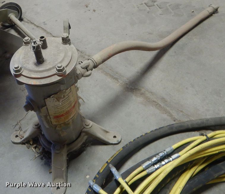 image for item HU9350 Clemco 1042  media blaster