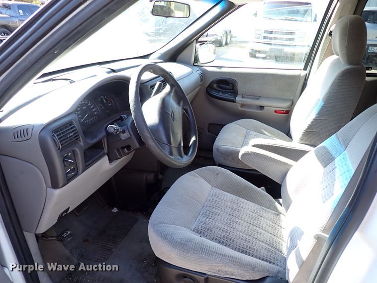 image for item IC9508 2002 Chevrolet Venture  van