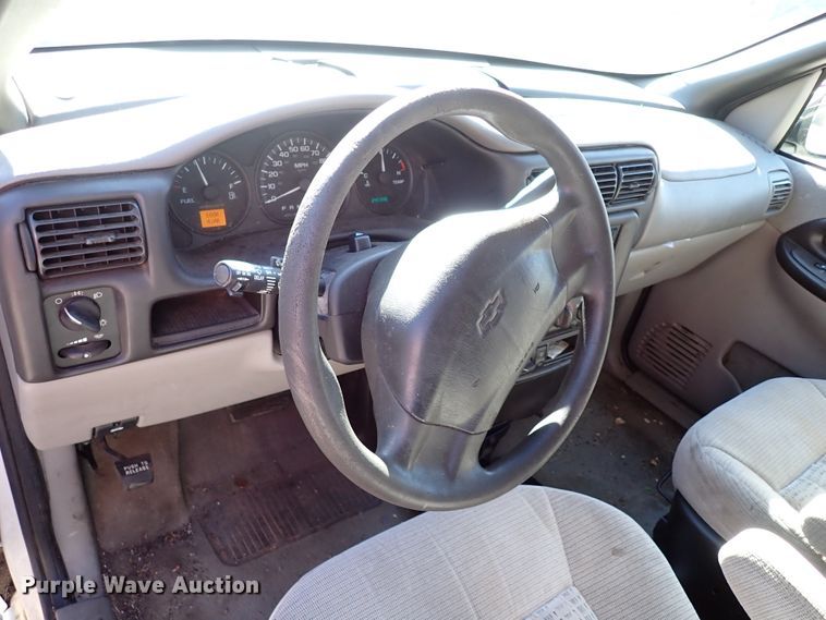 image for item IC9508 2002 Chevrolet Venture  van