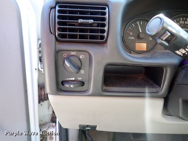 image for item IC9508 2002 Chevrolet Venture  van