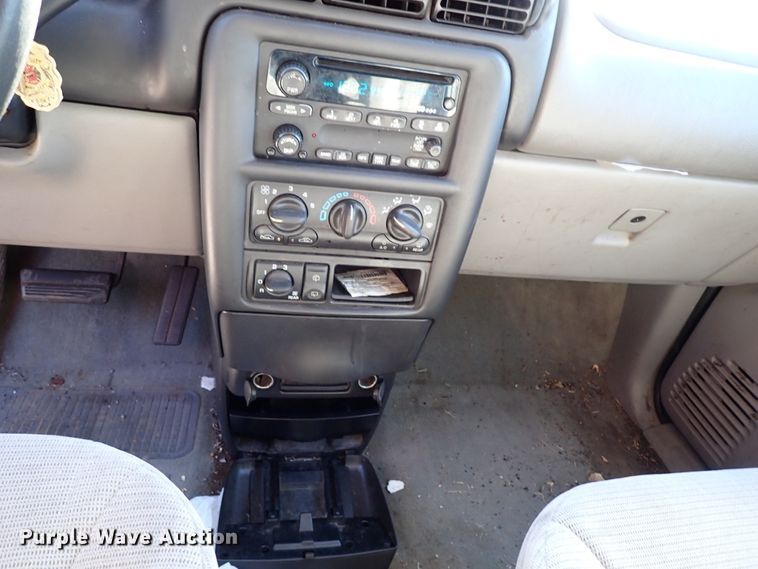 image for item IC9508 2002 Chevrolet Venture  van