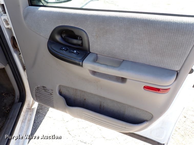 image for item IC9508 2002 Chevrolet Venture  van