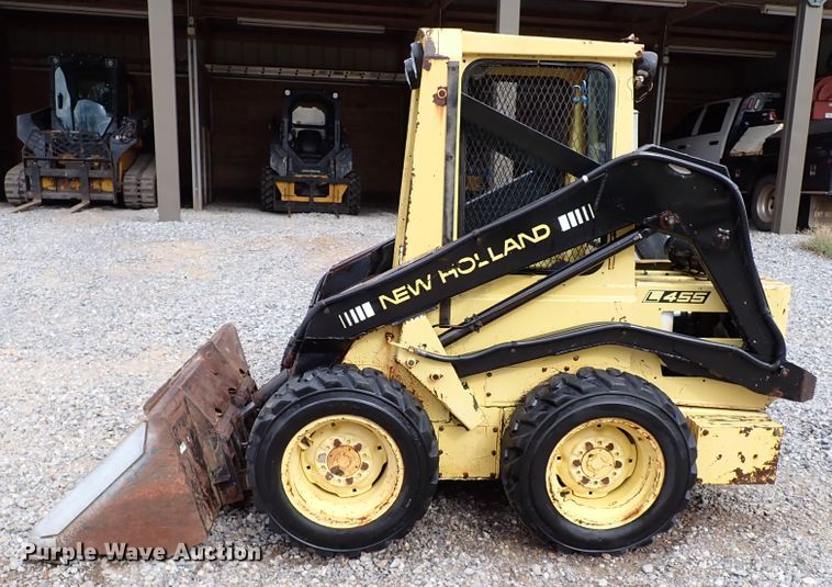 image for item IC9583 1984 New Holland L455  skid steer loader