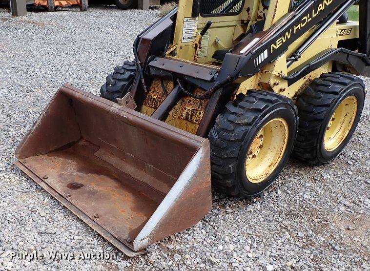 image for item IC9583 1984 New Holland L455  skid steer loader