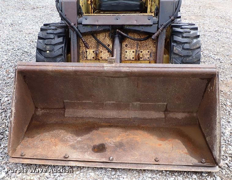 image for item IC9583 1984 New Holland L455  skid steer loader