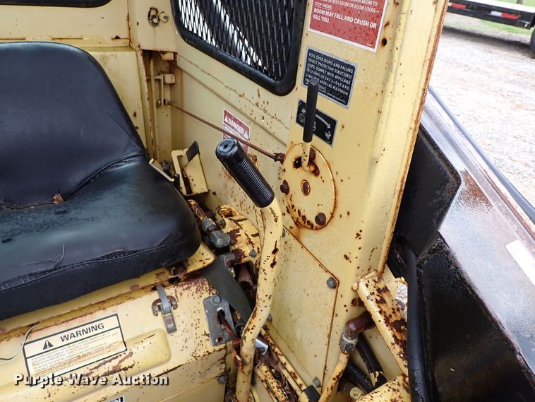 image for item IC9583 1984 New Holland L455  skid steer loader
