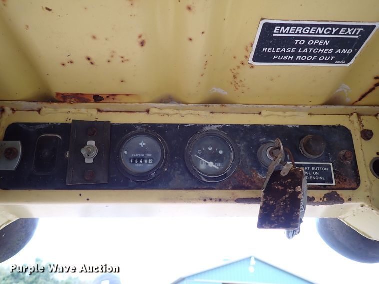 image for item IC9583 1984 New Holland L455  skid steer loader