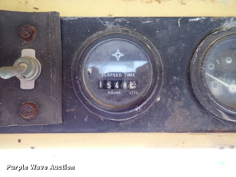 image for item IC9583 1984 New Holland L455  skid steer loader
