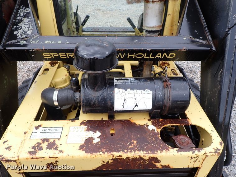 image for item IC9583 1984 New Holland L455  skid steer loader