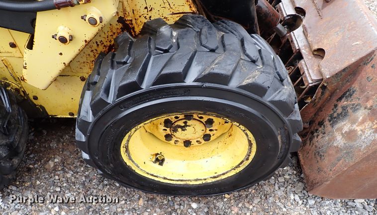 image for item IC9583 1984 New Holland L455  skid steer loader