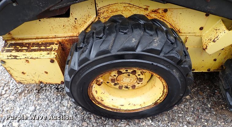 image for item IC9583 1984 New Holland L455  skid steer loader