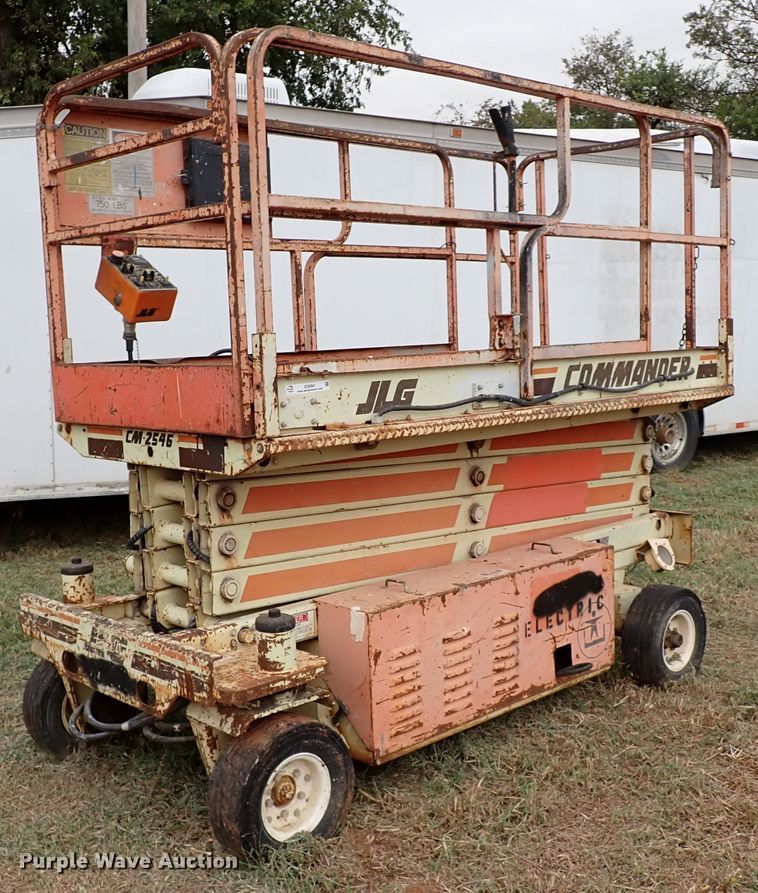 image for item IC9594 JLG Commander CM-2546  scissor lift