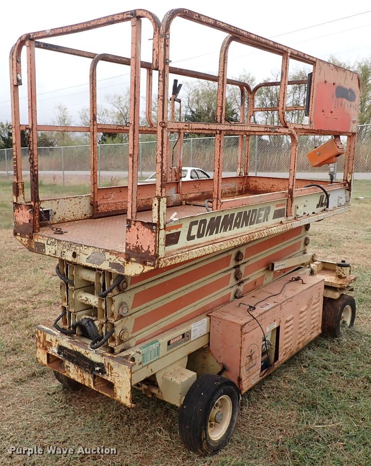 image for item IC9594 JLG Commander CM-2546  scissor lift