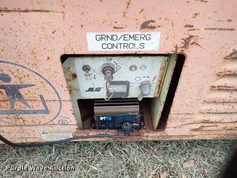 image for item IC9594 JLG Commander CM-2546  scissor lift