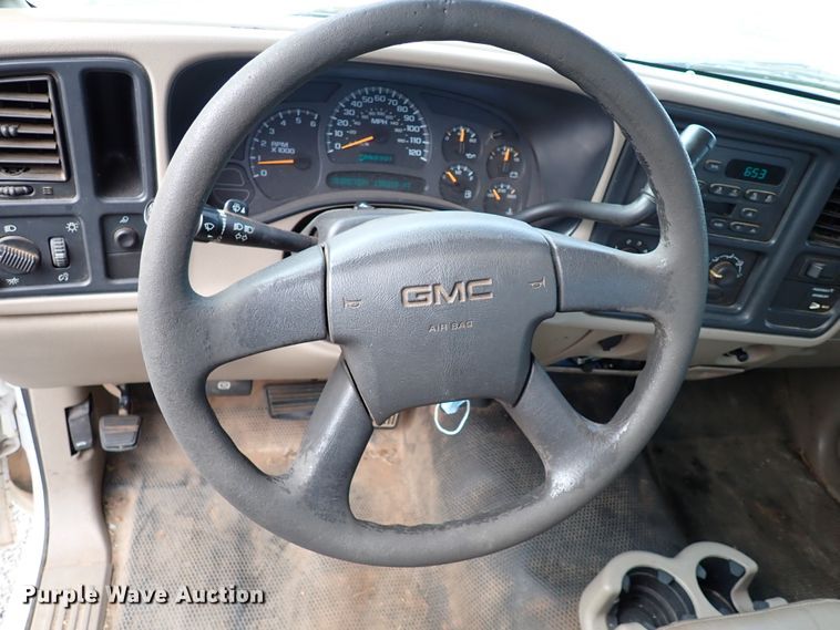 image for item IC9683 2003 GMC Sierra  pickup truck