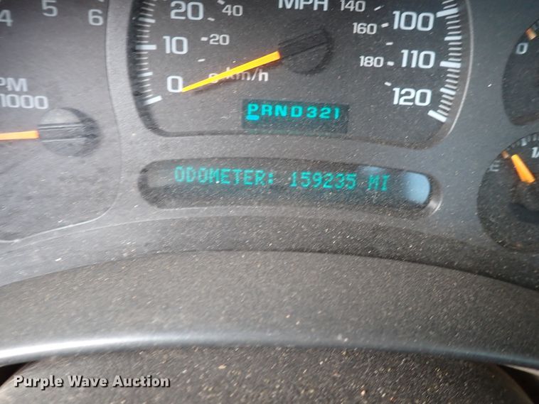 image for item IC9683 2003 GMC Sierra  pickup truck