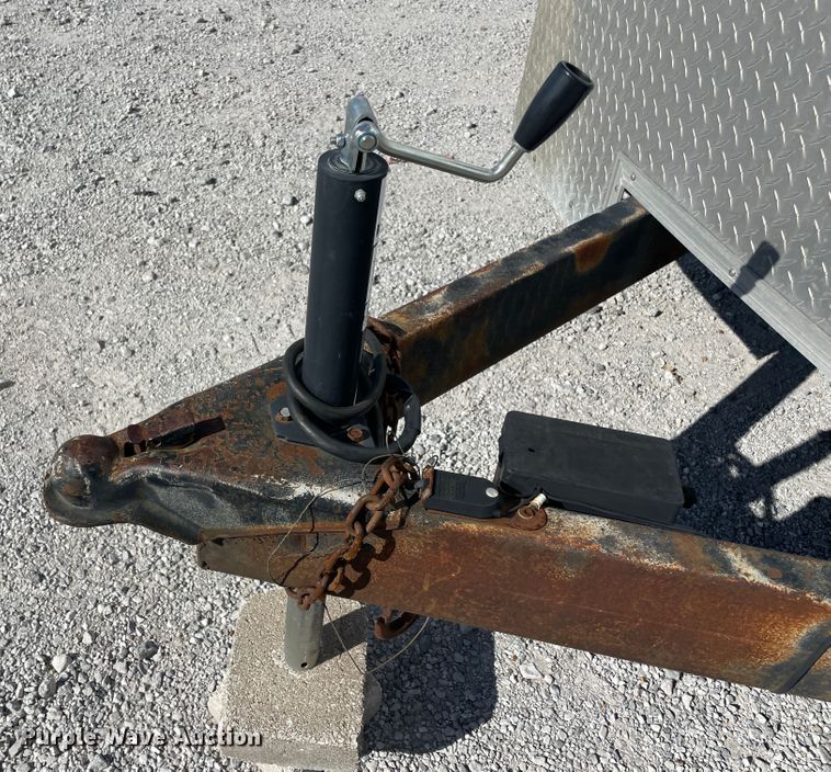 image for item ID9578 2001 Haulmark K714RT-WT  enclosed cargo trailer